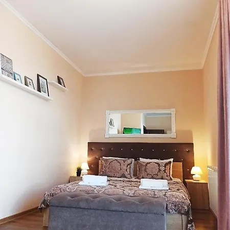 світло є постійно! Beautiful Mountain View Apartment Mukatschewo